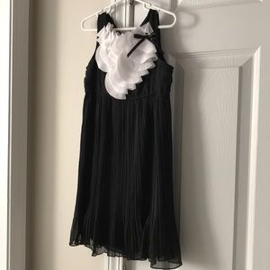 Girls pleated dress
